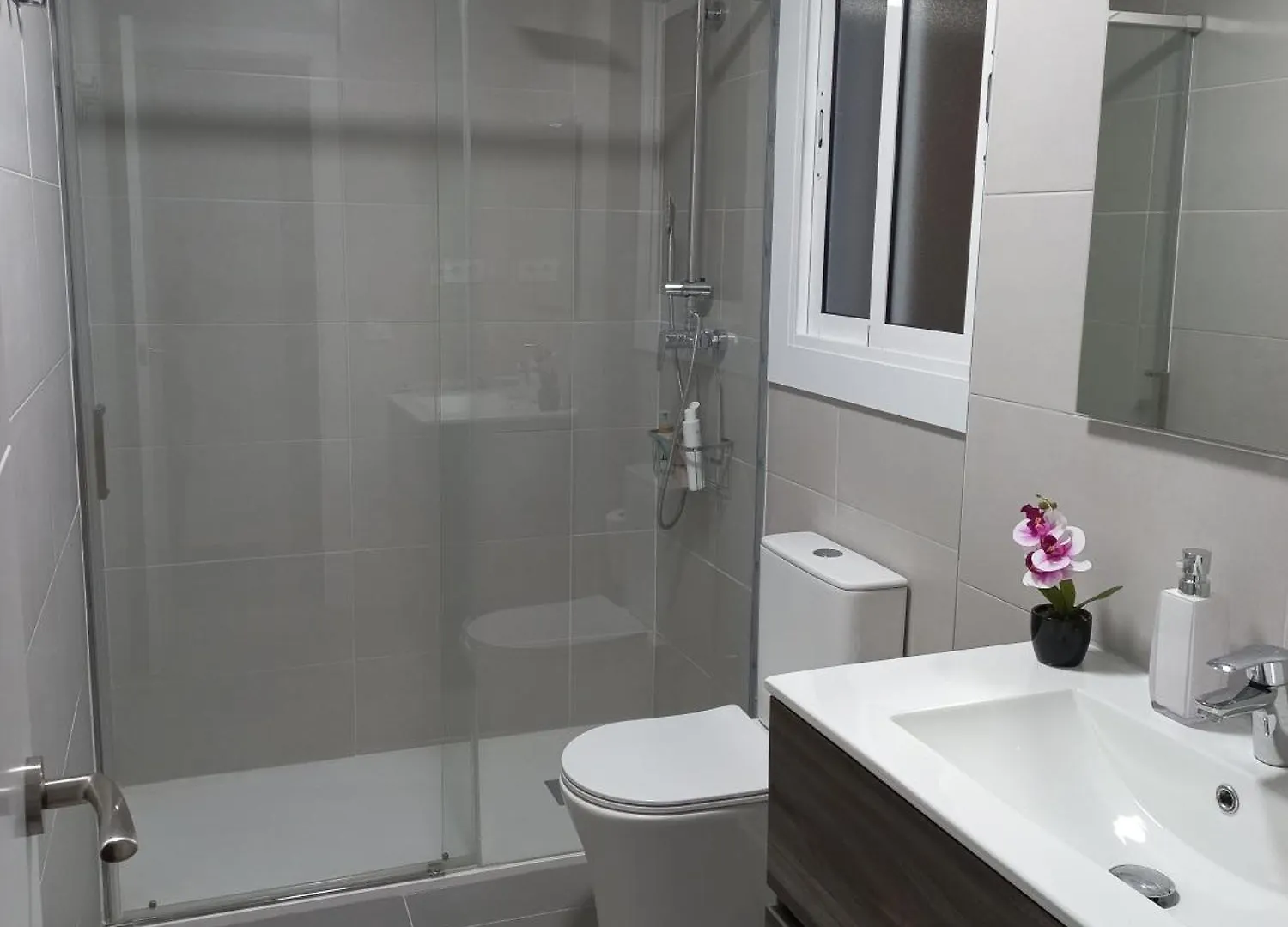 Sunny Penthouse Apartment L'Hospitalet de Llobregat 0*,  Spain